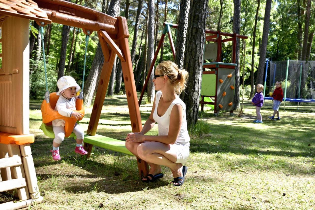 ホテル Nalu Glamp Ujście-Darłowskie エクステリア 写真