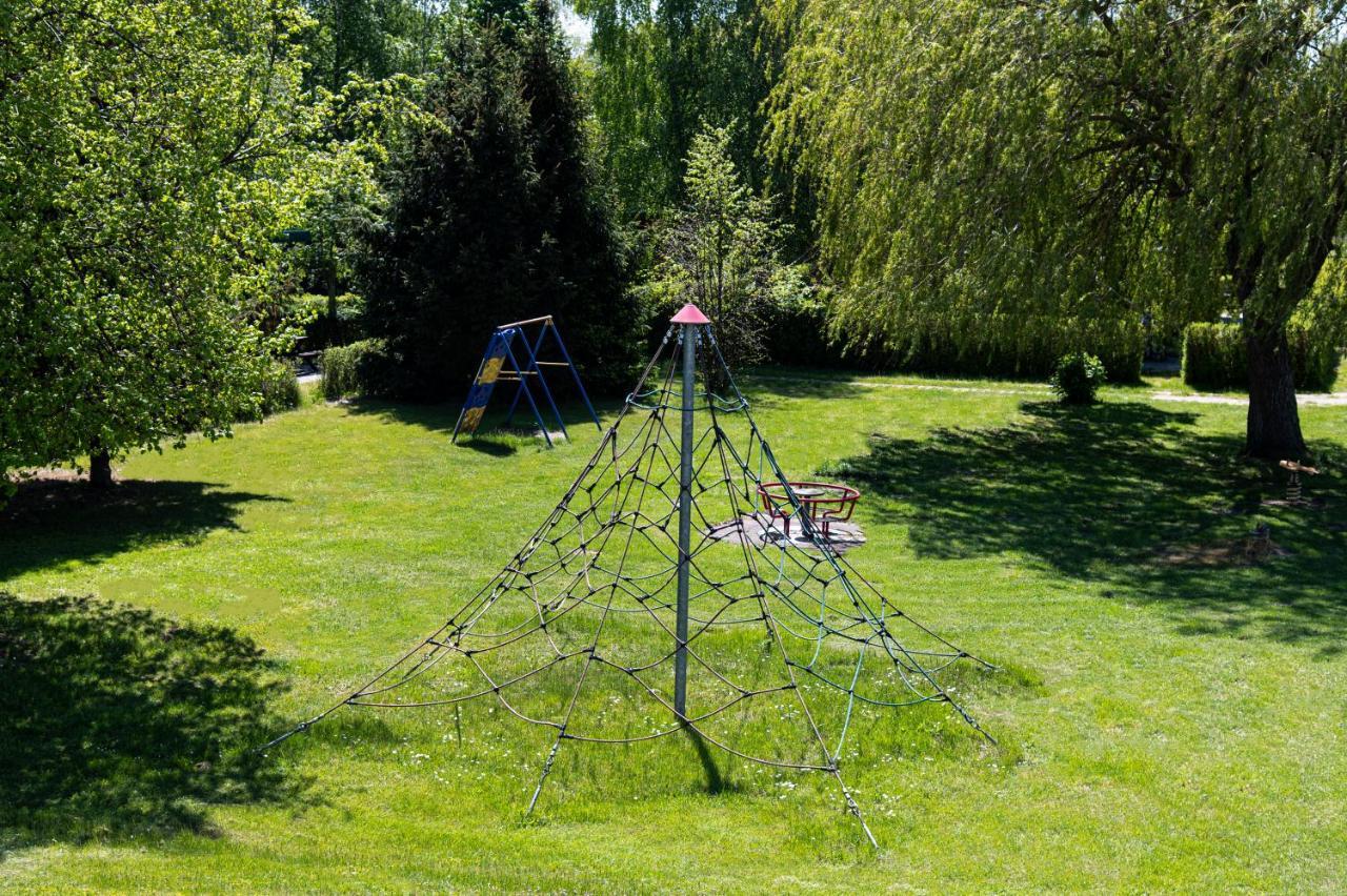 ホテル Nalu Glamp Ujście-Darłowskie エクステリア 写真