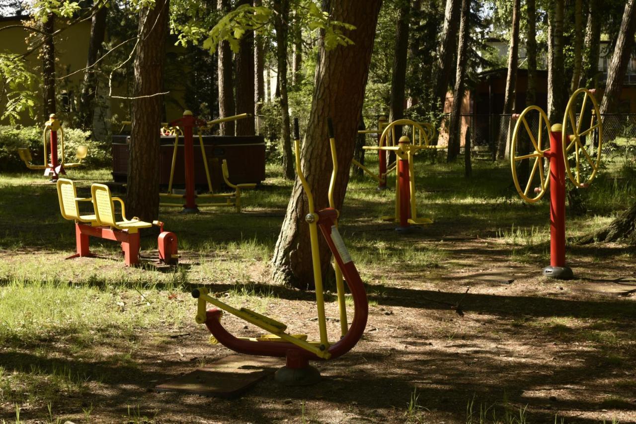 ホテル Nalu Glamp Ujście-Darłowskie エクステリア 写真